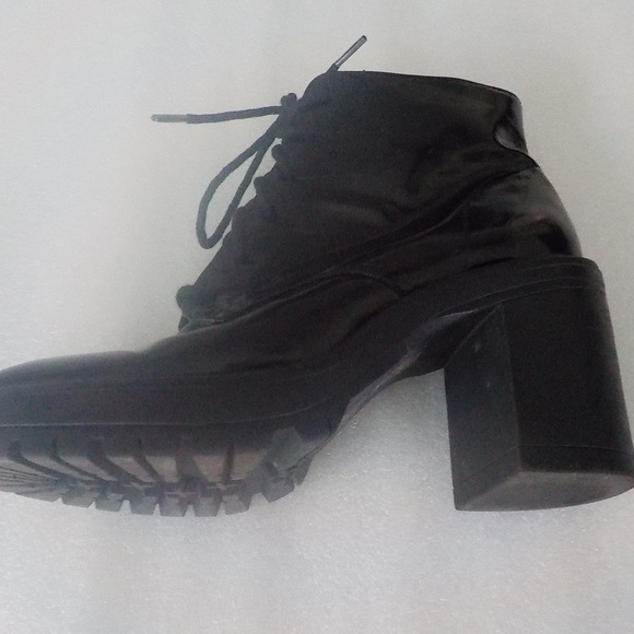 NEW Platform Black Block Heel Boot NWOT - Picture 2 of 9